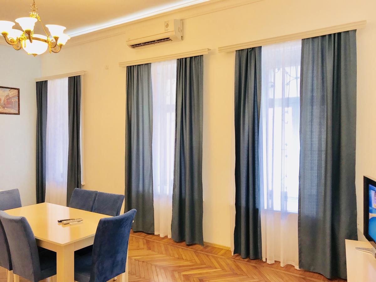 Check-In Apartment Near Fountain Square Vidadi Str Баку Экстерьер фото