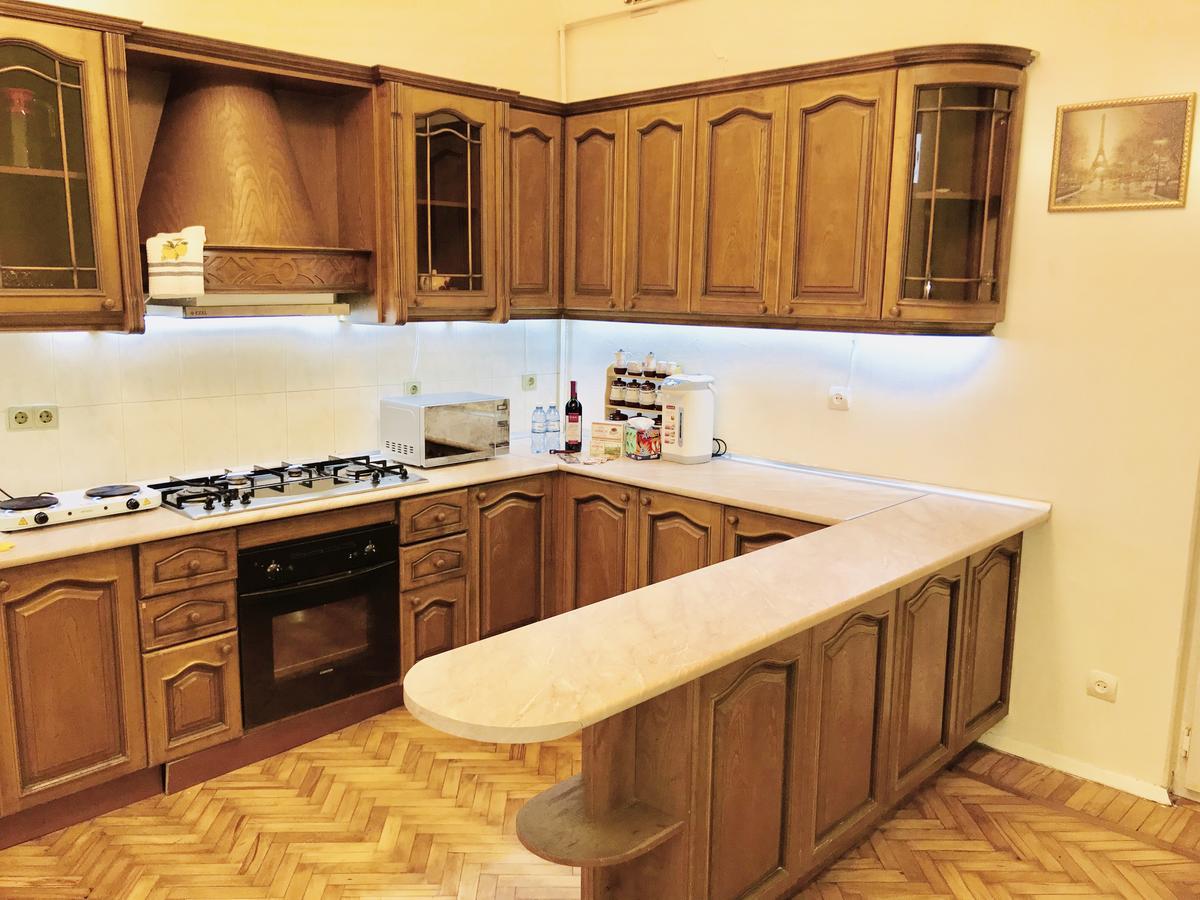 Check-In Apartment Near Fountain Square Vidadi Str Баку Экстерьер фото