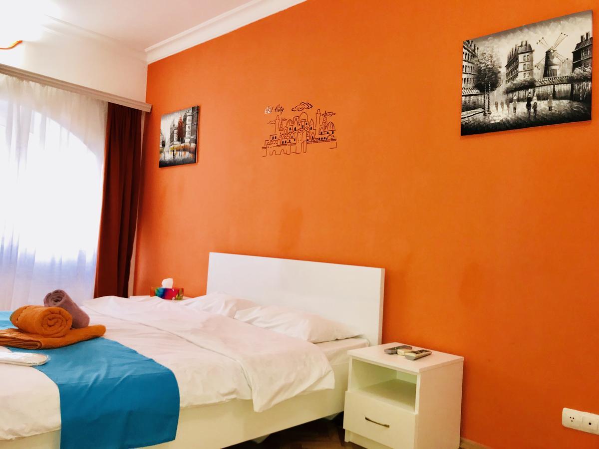 Check-In Apartment Near Fountain Square Vidadi Str Баку Экстерьер фото