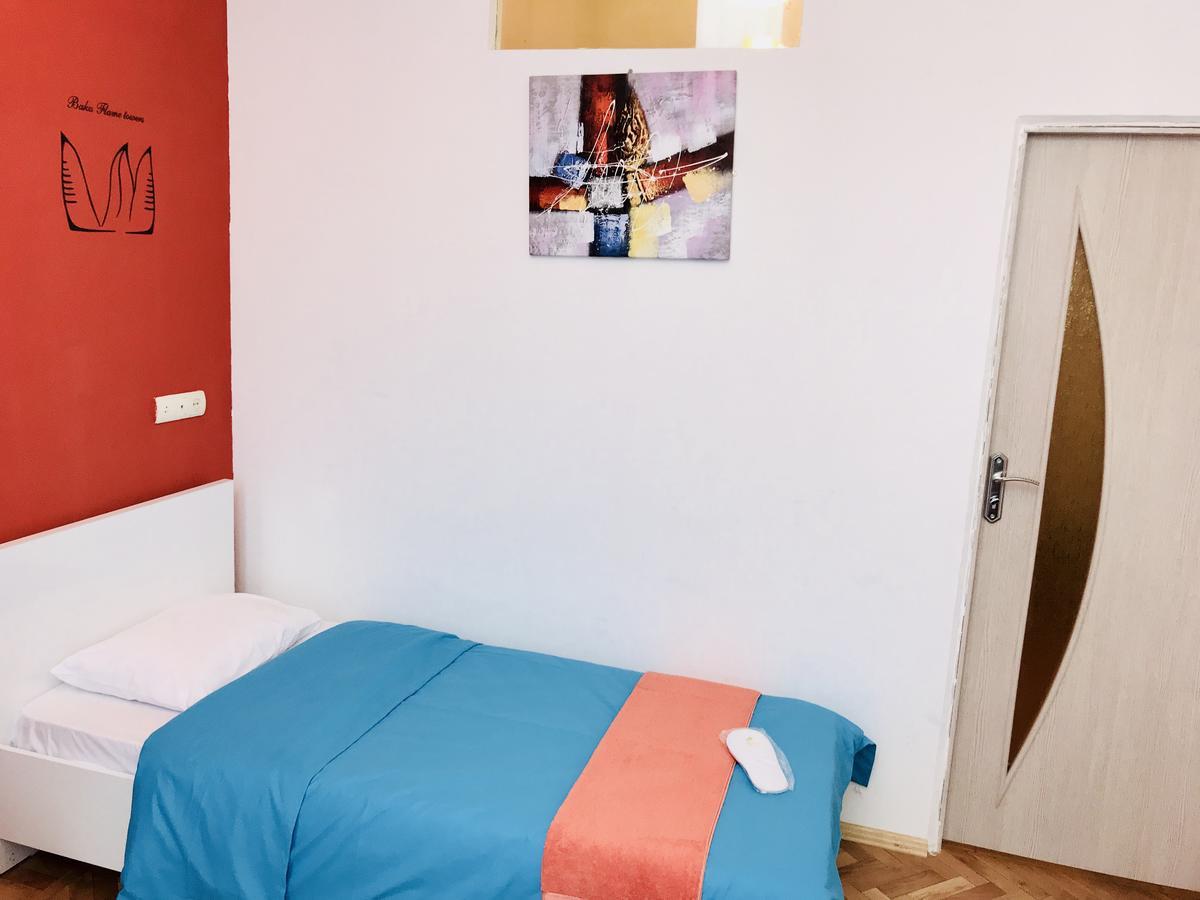 Check-In Apartment Near Fountain Square Vidadi Str Баку Экстерьер фото