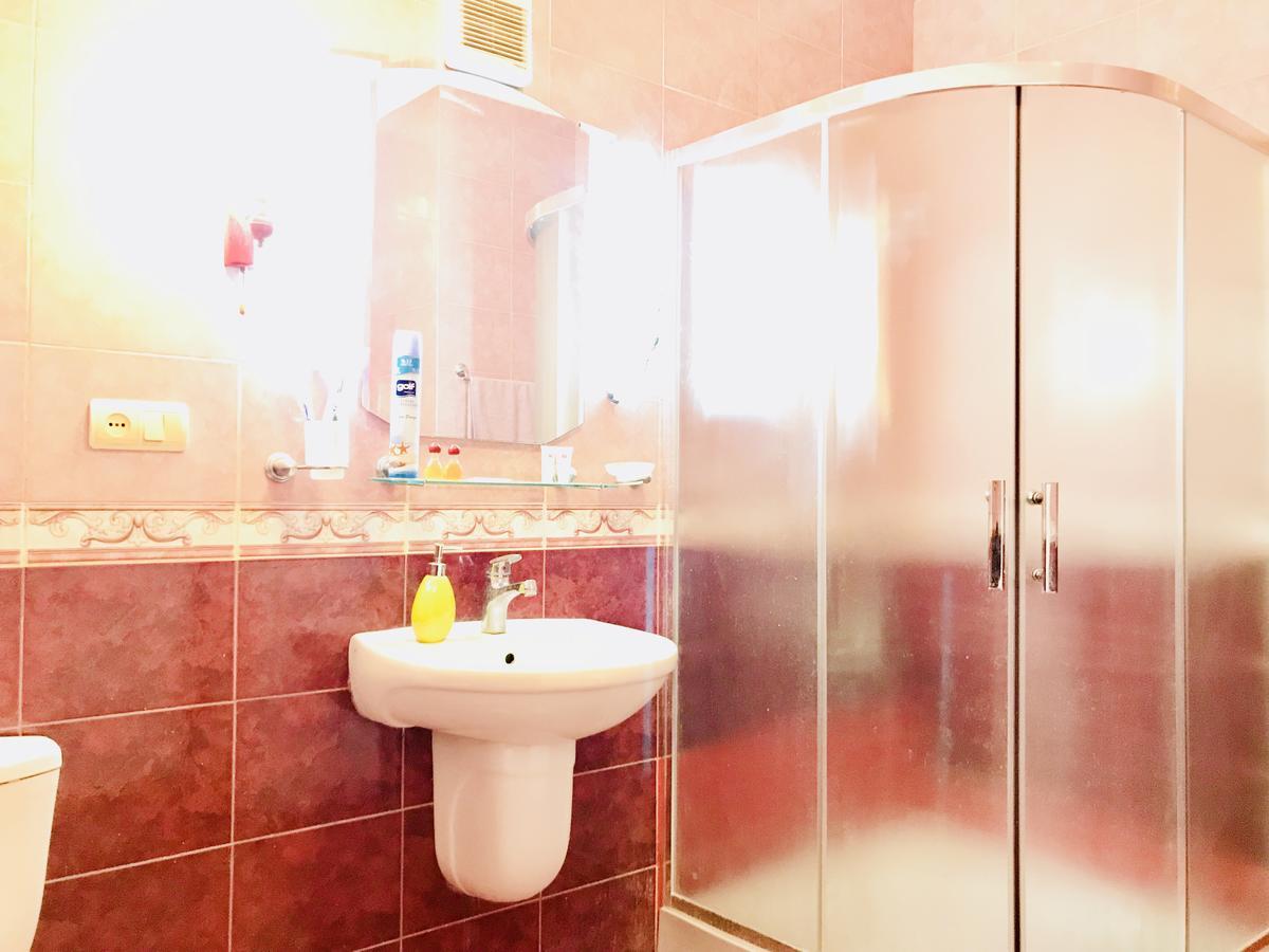 Check-In Apartment Near Fountain Square Vidadi Str Баку Экстерьер фото